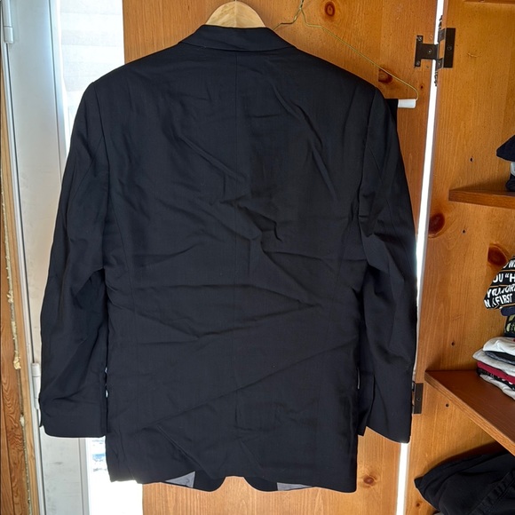 Calvin Klein Men’s Black Suit with Smooth Wool Fabric and Notched Lapels - Picture 9 of 12